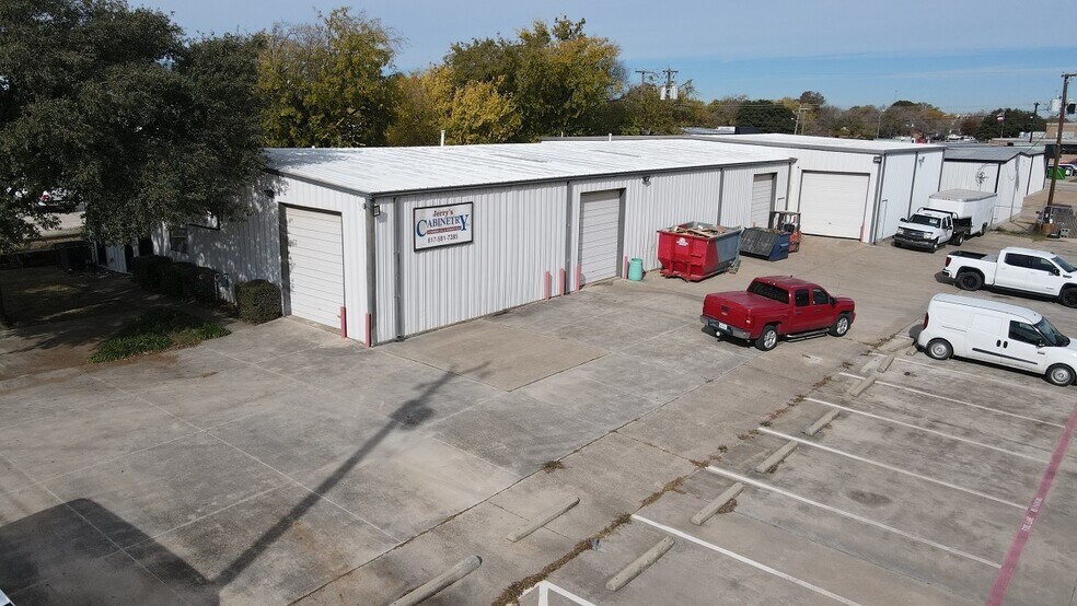 More Photos Of 4409 Garland Dr, Haltom City Manufacturing For Lease