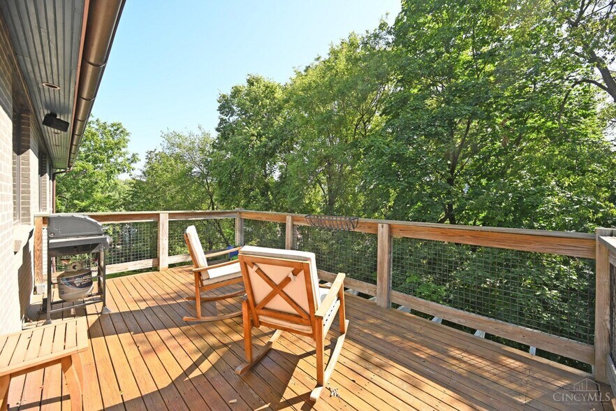 More Photos Of 2150 Alpine Pl, Cincinnati Office For Sale