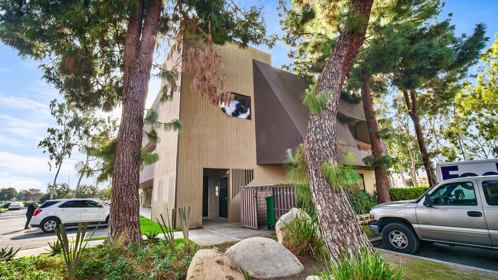 More Photos Of 18331 Gridley Rd, Cerritos Medical For Lease