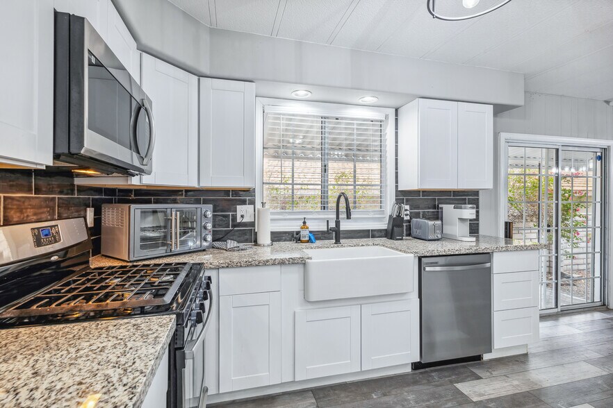 More Photos Of 1837 Riverside Dr, Bullhead City Specialty For Sale