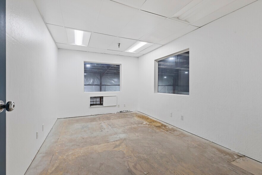 More Photos Of 1321 Railroad Ave, Clovis Warehouse For Lease