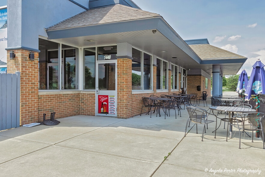 More Photos Of 1440 Grand Ave, Lindenhurst Restaurant For Sale