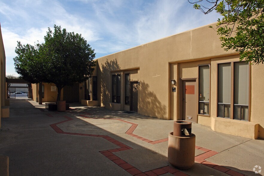 More Photos Of 1516 Main St, Ramona Medical For Lease