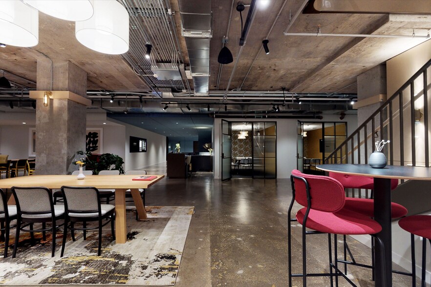 More Photos Of 311 W Monroe St, Chicago Coworking Space
