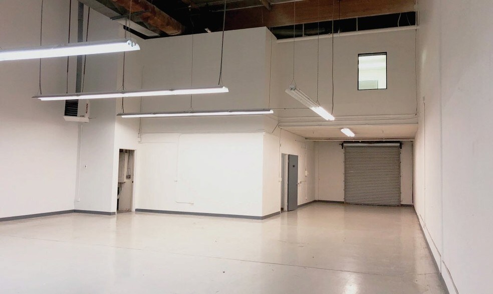 More Photos Of 5335-5355 McConnell Ave, Los Angeles Warehouse For Lease