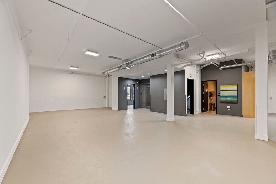 More Photos Of 11822 Vose St, North Hollywood Warehouse For Lease