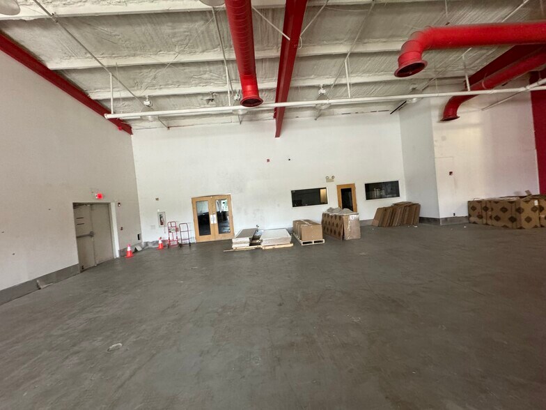 More Photos Of 835 Pulaski Hwy, Bear Health Club For Sale