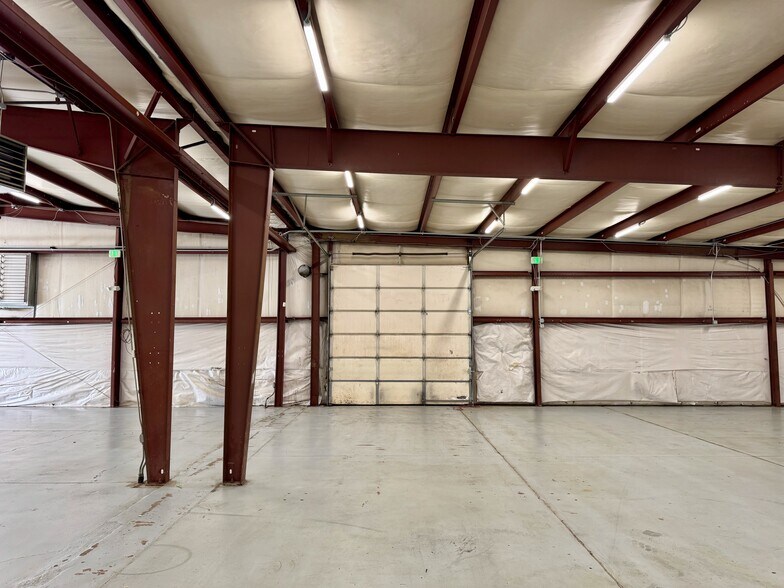 More Photos Of 5655 Parachute Cir, Colorado Springs Warehouse For Lease