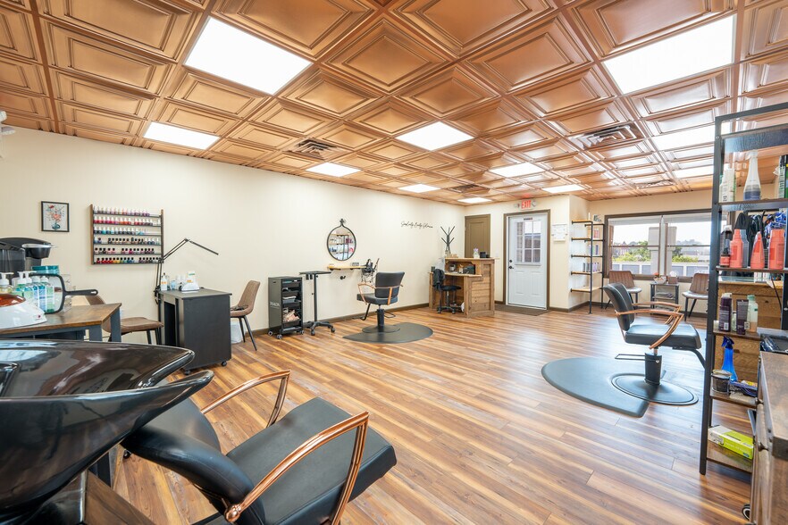 More Photos Of 106 E 1st Ave, Derry Freestanding For Sale