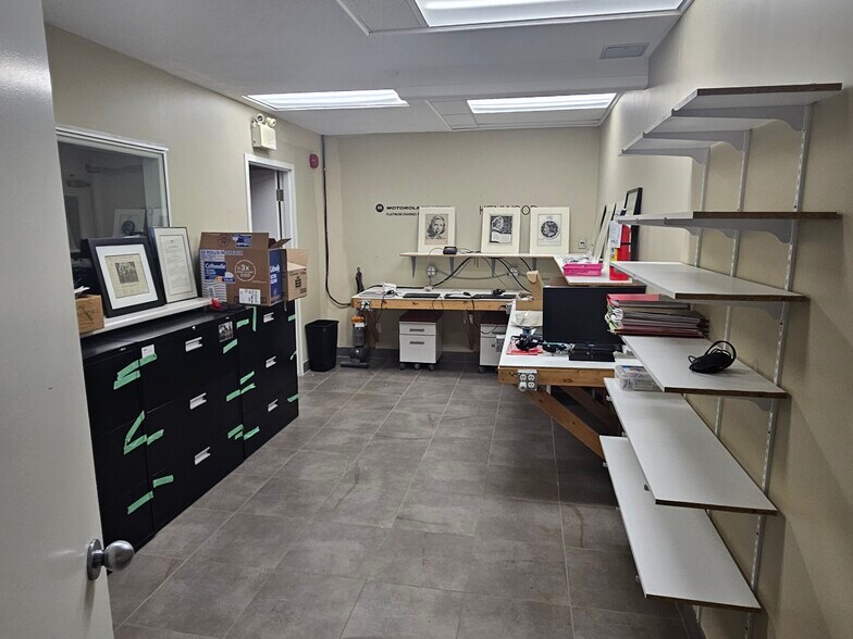 More Photos Of 30 Ridgeway Cir, Woodstock Office For Sale