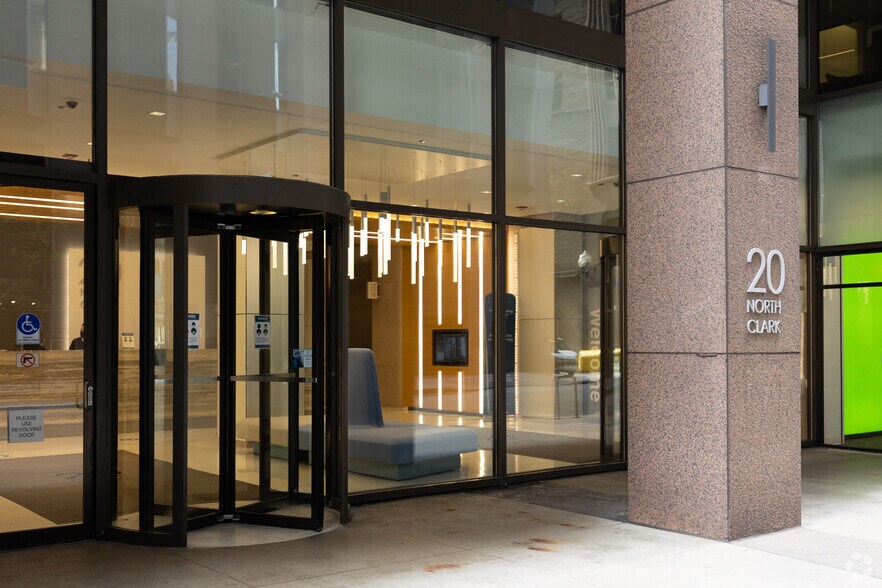 More Photos Of 20 N Clark St, Chicago Coworking Space