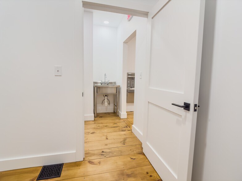 More Photos Of 132 E Genesee St, Syracuse Apartments For Lease