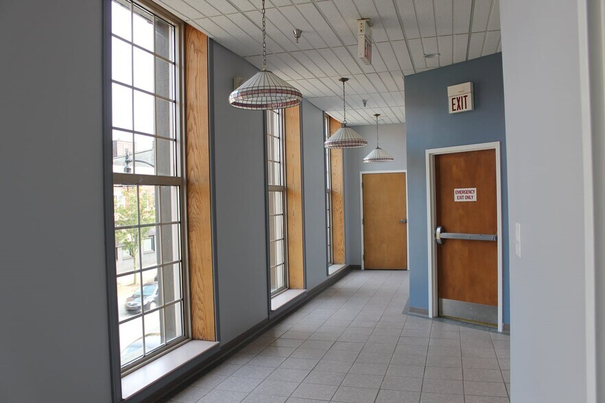 More Photos Of 220 S Main St, Butler Medical For Lease
