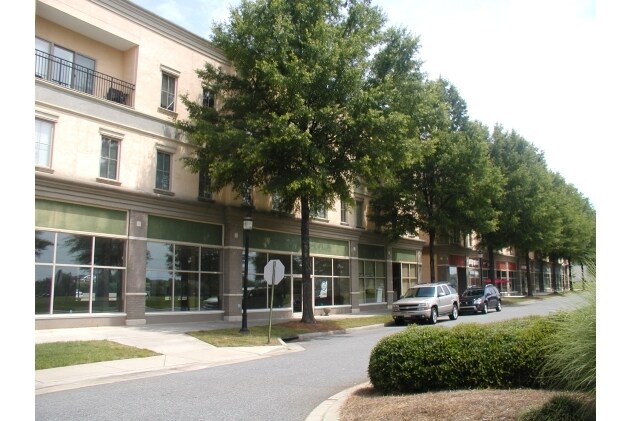 Primary Photo Of 17115 Kenton Dr, Cornelius Storefront Retail Office For Lease