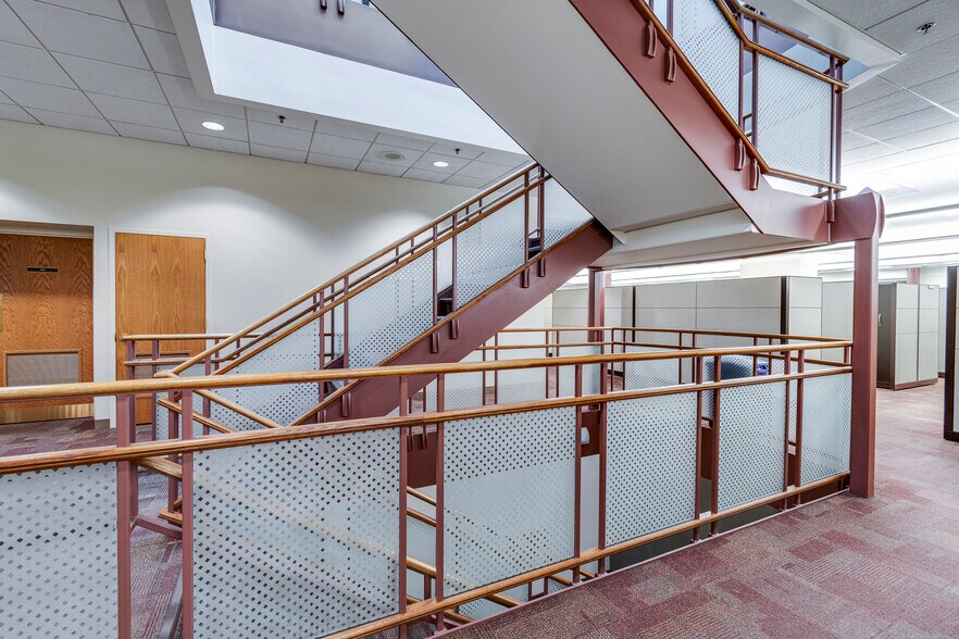 More Photos Of 840 Carolina St, Sauk City Office For Sale