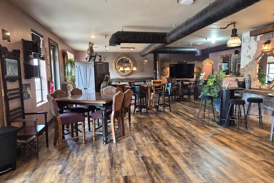 More Photos Of 2379 AZ-260 Hwy, Overgaard General Retail For Sale