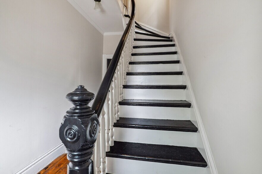 More Photos Of 462-470 2nd Ave, Troy Storefront Retail Residential For Sale