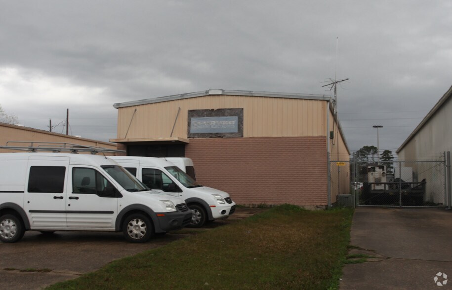 More Photos Of 7455 Townsouth Ave, Baton Rouge Industrial For Sale