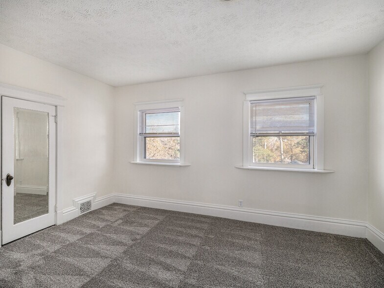 More Photos Of 1618 S 32nd Ave, Omaha Apartments For Sale