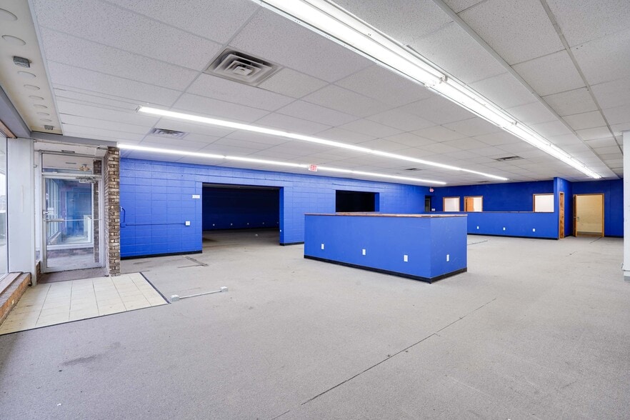 More Photos Of 195-209 Cottage Grove Rd, Madison Storefront For Lease
