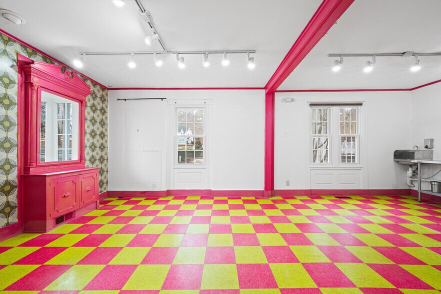 More Photos Of 2 Norwich Rd, East Haddam General Retail For Sale