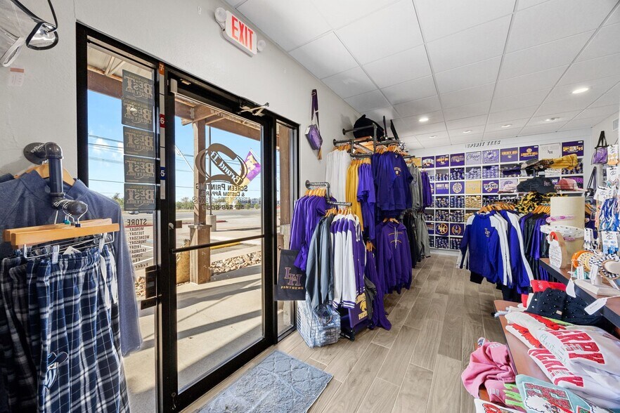 More Photos Of 14262 W State Highway 29, Liberty Hill General Retail For Sale