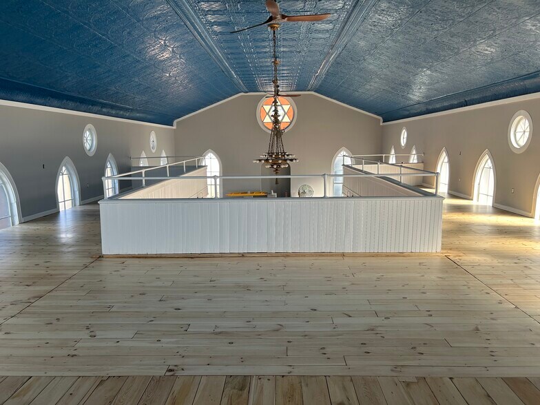 More Photos Of 168 Archibald St, Burlington Storefront Retail Office For Lease