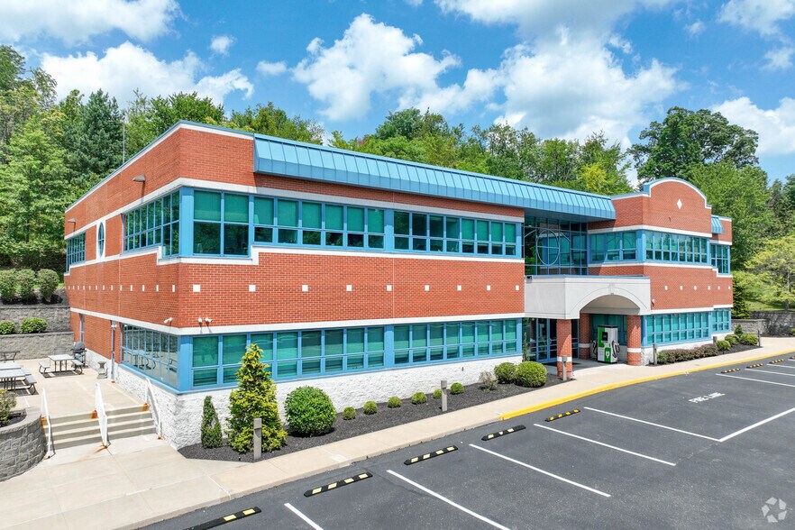 More Photos Of 125 Hillvue Ln, Pittsburgh Office For Lease