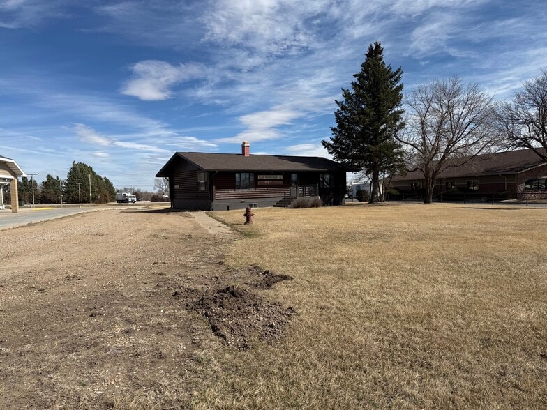 More Photos Of 35 5th Ave, Belle Fourche Office For Sale