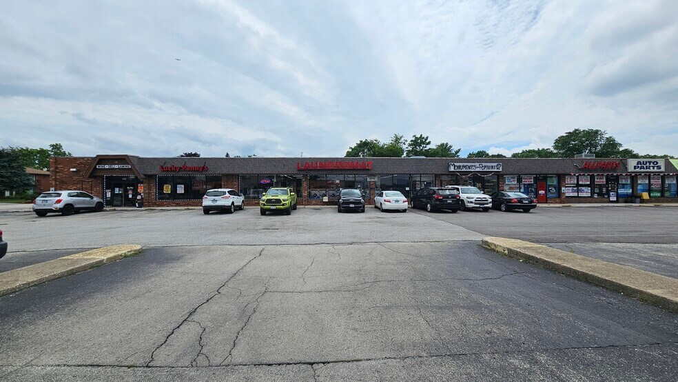 More Photos Of 8401-8425 W 79th St, Justice Freestanding For Sale