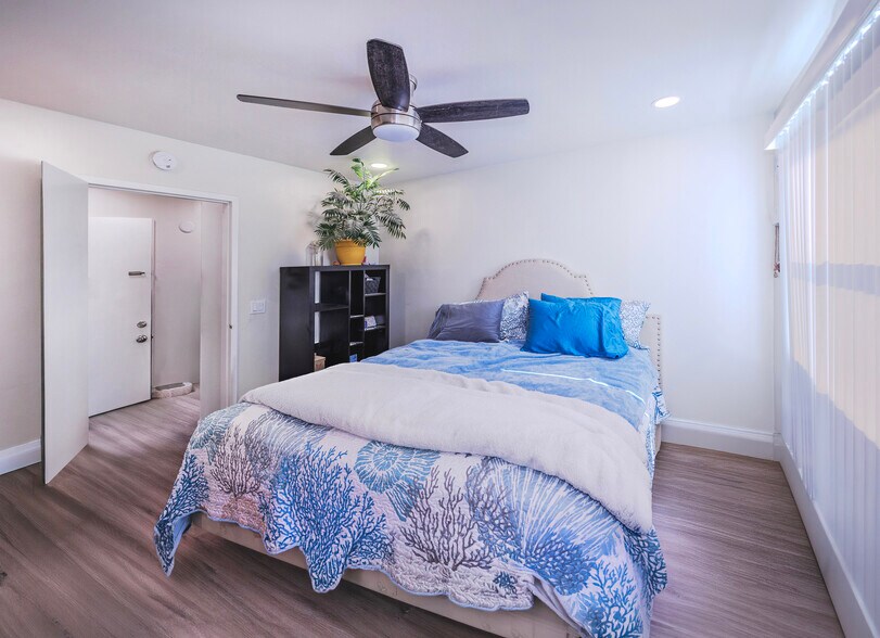More Photos Of 106 N Bayshore Blvd, San Mateo Apartments For Sale