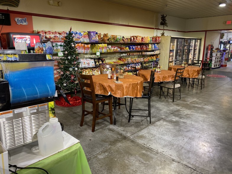 More Photos Of 139 W Craig St, Craigsville Supermarket For Sale