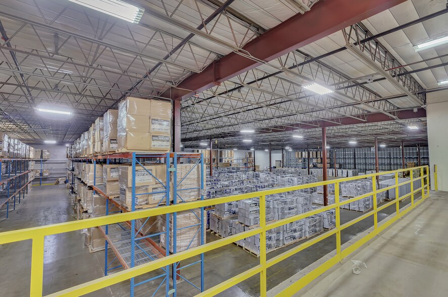 More Photos Of 20 McLeland Rd, Saint Cloud Warehouse For Lease