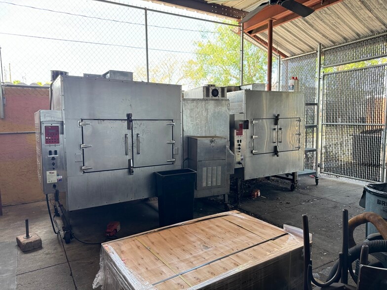 More Photos Of 1525 4th St, Sarasota Restaurant For Lease