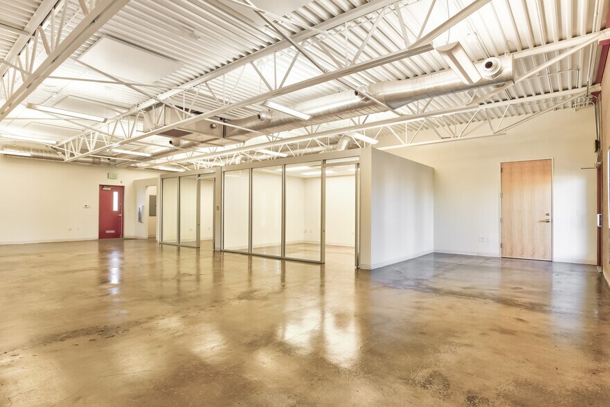 More Photos Of 2800 S Rural Rd, Tempe Loft Creative Space For Lease