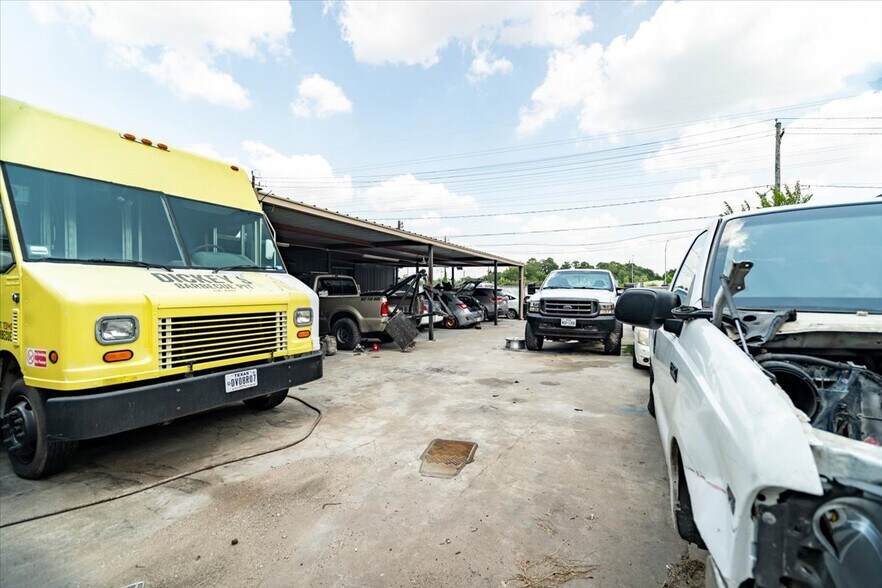 More Photos Of 12969 W Hardy Rd, Houston Warehouse For Sale