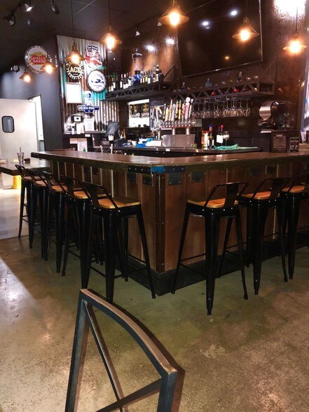 More Photos Of 108 W 3rd St, Long Beach Restaurant For Sale