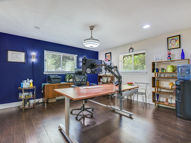 More Photos Of 2111-2113 W Slaughter Ln, Austin Office For Lease