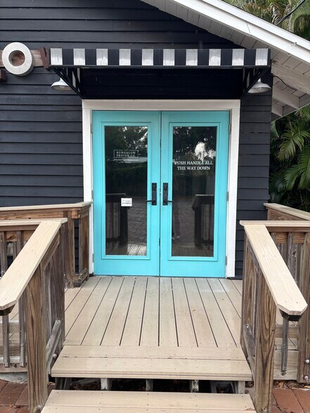 More Photos Of 2419 Manatee Ave, Bradenton Freestanding For Sale