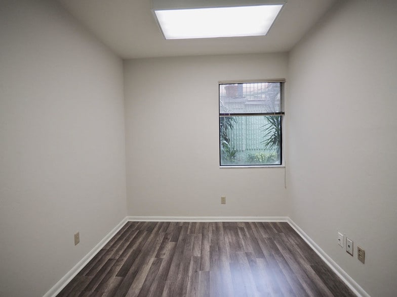 More Photos Of 5051 Castello Dr, Naples Office For Lease