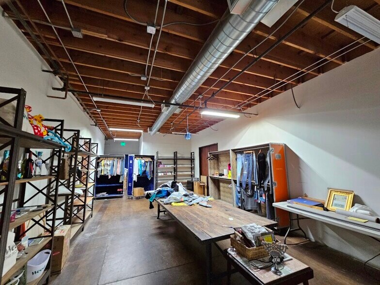 More Photos Of 123 E 35th St, Los Angeles Warehouse For Lease