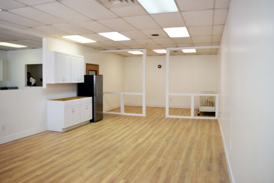 More Photos Of 5600 Raytown Rd, Raytown Office For Sale