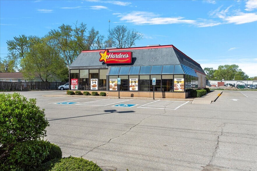 More Photos Of 331 N Main St, Chatham Fast Food For Sale