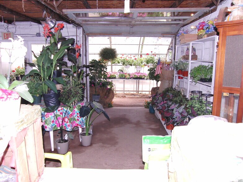More Photos Of 921 Bath Rd, Bristol Garden Center For Sale