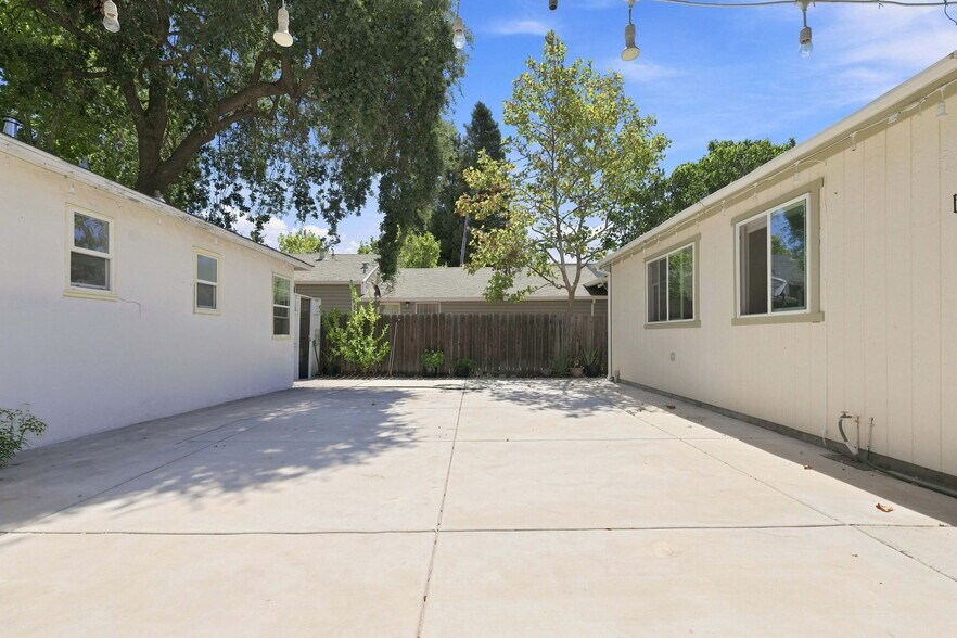 More Photos Of 2930 Clayton Rd, Concord Storefront Retail Residential For Sale