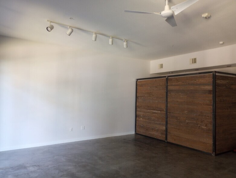 More Photos Of 2525 S Lamar Blvd, Austin Office For Sale