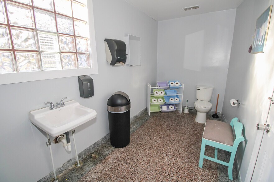 More Photos Of 2801 Columbus Ave, Sandusky Freestanding For Sale