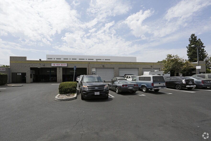 More Photos Of 510-516 Gilbert St, Fullerton Auto Repair For Lease