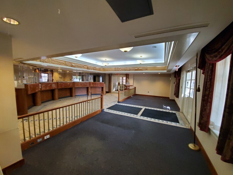 More Photos Of 99 S Washington St, Rockville Bank For Sale