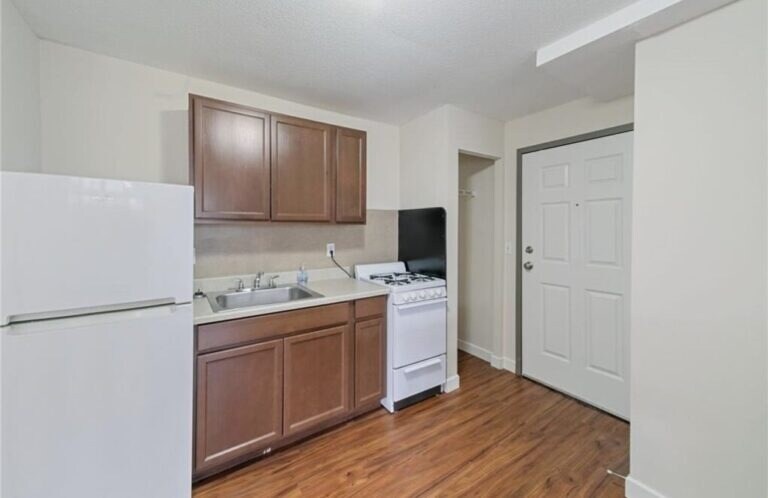 More Photos Of 1115 14th Ave SE, Minneapolis Apartments For Sale